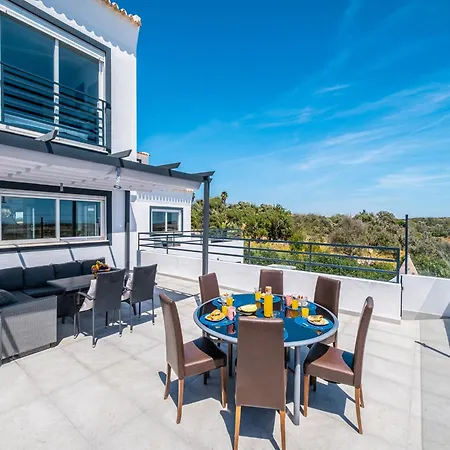 Holiday Home In Algarve With Private Pool ペラ